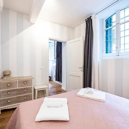 Apartment In Pz. Michelangelo: Due Con Due Bagni Florence