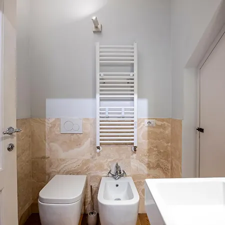 In Pz. Michelangelo: Due Con Due Bagni * Florence