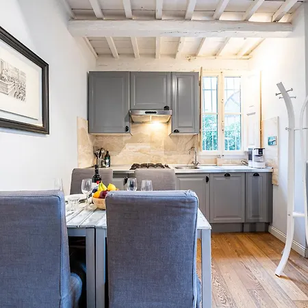 Apartment In Pz. Michelangelo: Due Con Due Bagni Florence