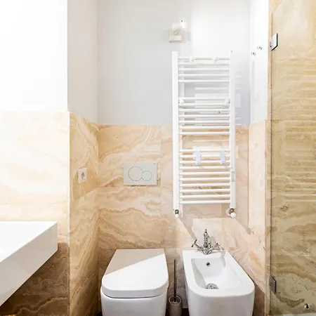 Apartment In Pz. Michelangelo: Due Con Due Bagni