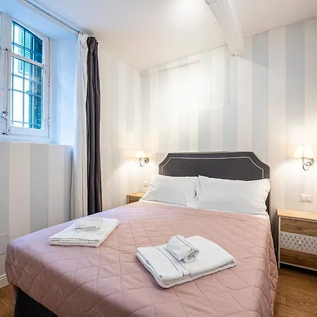 In Pz. Michelangelo: Due Con Due Bagni Apartment *