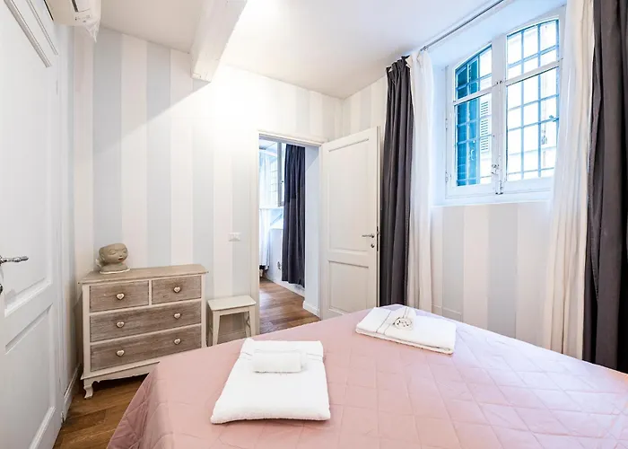 Appartement In Pz. Michelangelo: Due Con Due Bagni Florence