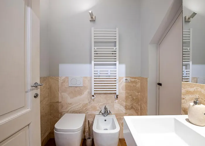 In Pz. Michelangelo: Due Con Due Bagni * Florence