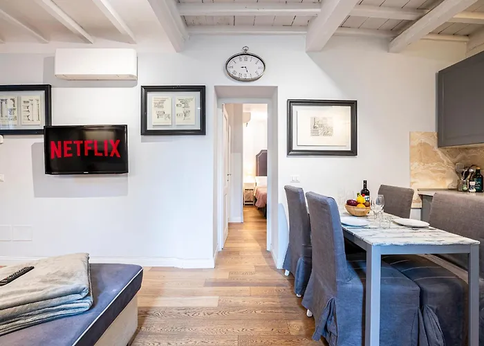 In Pz. Michelangelo: Due Con Due Bagni Appartement Florence