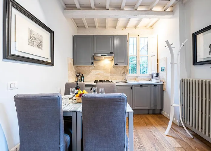 Appartement In Pz. Michelangelo: Due Con Due Bagni Florence