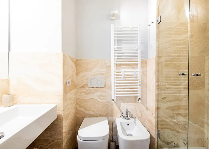 Appartement In Pz. Michelangelo: Due Con Due Bagni