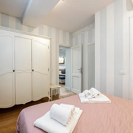 In Pz. Michelangelo: Due Con Due Bagni *